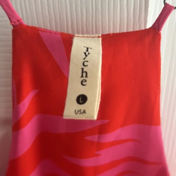 TYCHE HAWAIIAN PINK & PRINTED RED DRESS - Picture 2 of 4